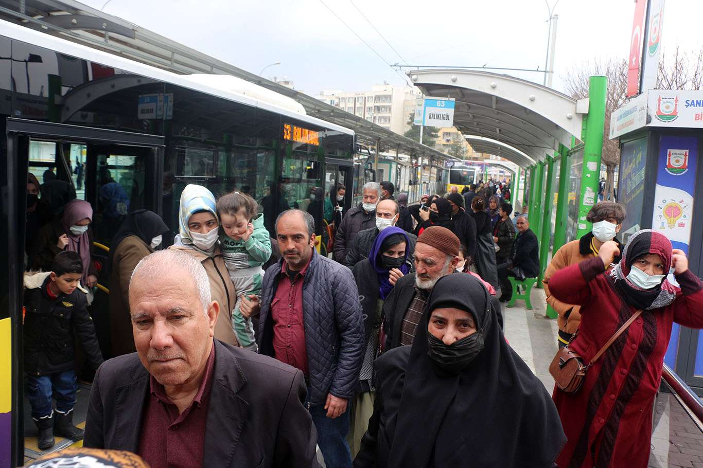 Halk toplu taşıma araçlarının daha konforlu ve ucuz olmasını istiyor Halk toplu taşıma araçlarının daha konforlu ve ucuz olmasını istiyor